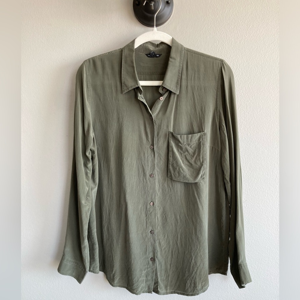 Club Monaco silk button down green Large
